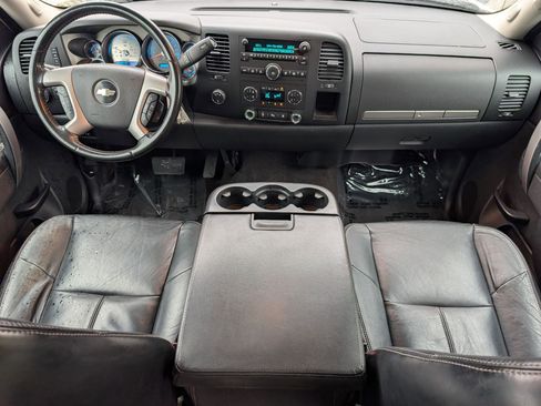 Used 2010 Chevrolet Silverado 2500 LT w/ Interior Plus Package AWD/4WD image 24
