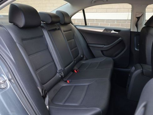 Used 2017 Volkswagen Jetta SE FWD image 22