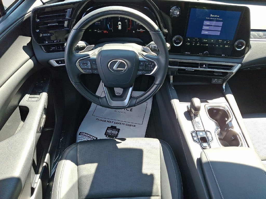 Used 2025 Lexus RX 350 Premium w/ Accessory Package AWD/4WD image 12