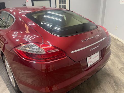 Used 2010 Porsche Panamera S RWD image 17