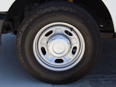 Used 2021 Ford F250 XL w/ Power Equipment Group RWD image 27