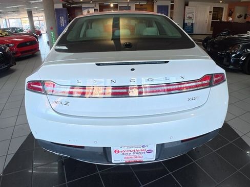 Used 2020 Lincoln MKZ w/ Convenience Package image 7