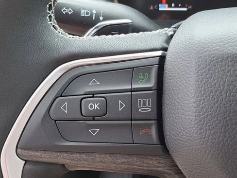 Used 2023 Jeep Grand Cherokee Limited RWD image 18