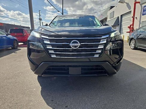 Used 2024 Nissan Rogue S image 2