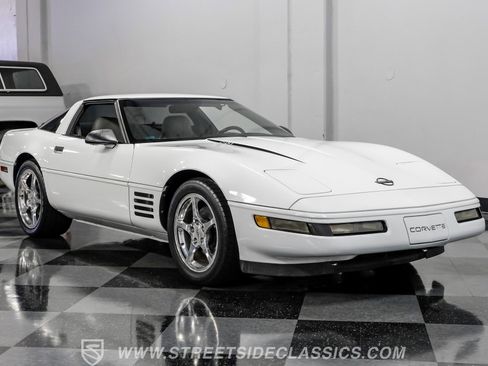 Used 1994 Chevrolet Corvette Coupe image 16