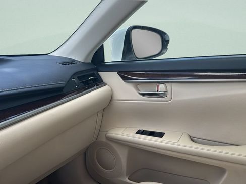 Used 2015 Lexus ES 350 w/ Luxury Package FWD image 33