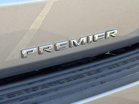 Used 2025 Chevrolet Tahoe Premier AWD/4WD image 29