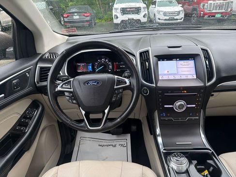 Used 2019 Ford Edge Titanium w/ Equipment Group 301A AWD/4WD image 19