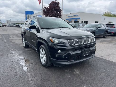 Used 2022 Jeep Compass Latitude AWD/4WD image 7