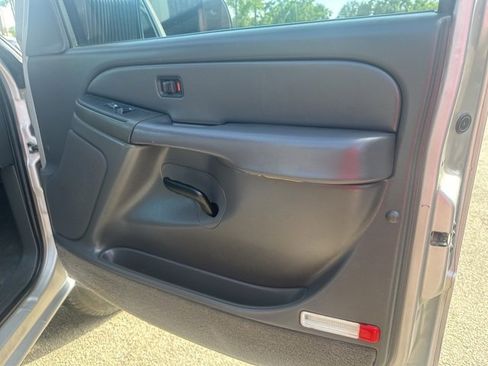 Used 2005 Chevrolet Silverado 3500 LS w/ Heavy-Duty Power Package image 6