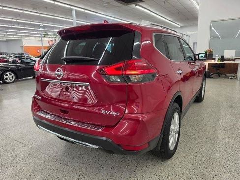 Used 2017 Nissan Rogue SV AWD/4WD image 4