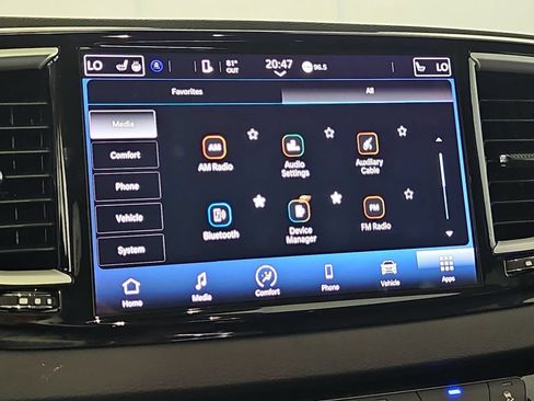 Used 2023 Chrysler Pacifica Touring-L FWD image 19