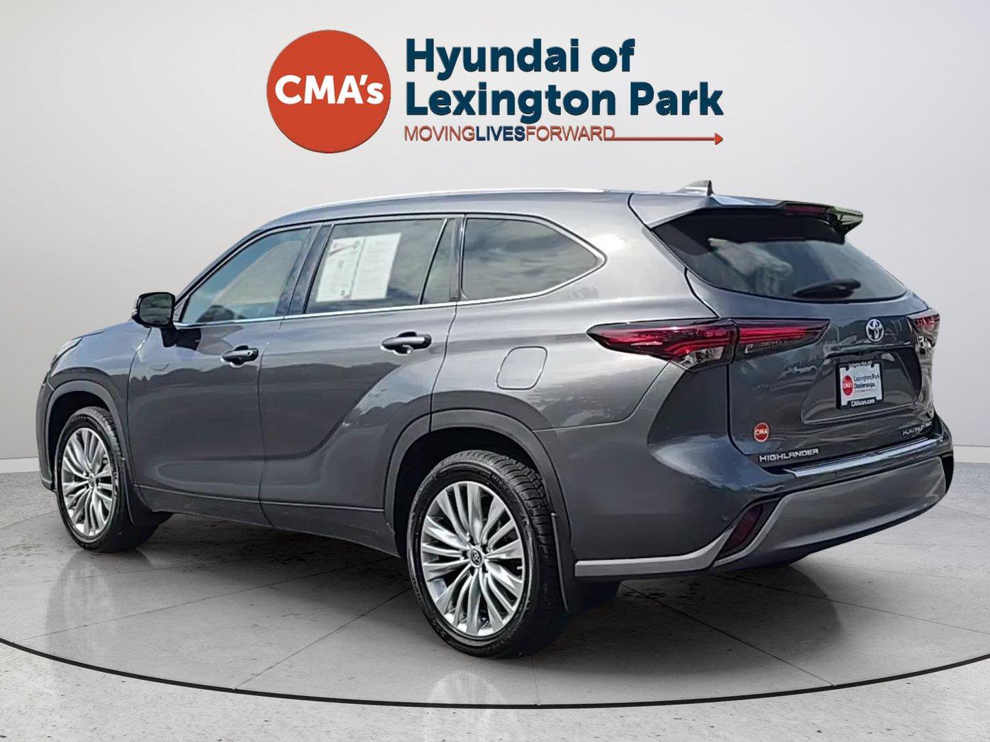Used 2024 Toyota Highlander Platinum AWD/4WD image 24