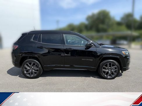 Used 2024 Jeep Compass Limited w/ High Altitude Package AWD/4WD image 5