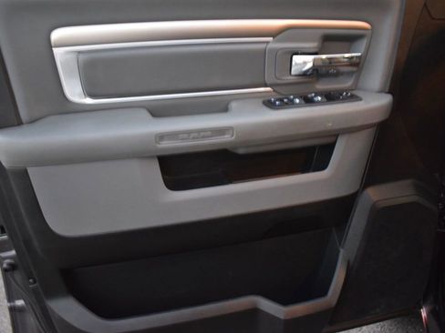 Used 2017 RAM 1500 Classic SLT image 38