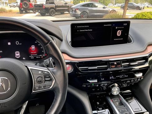 Used 2022 Acura MDX SH-AWD image 9