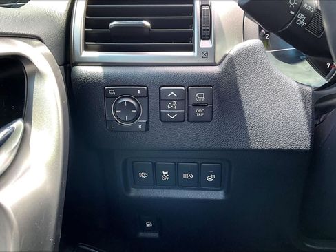 Used 2023 Lexus GX 460 Luxury w/ Accessory Package AWD/4WD image 36