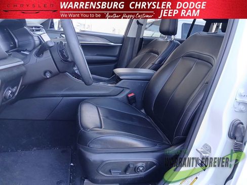 Used 2024 Jeep Grand Cherokee Limited w/ Luxury Tech Group II AWD/4WD image 11