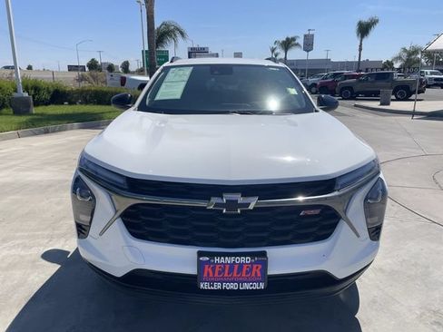 Used 2025 Chevrolet Trax RS w/ Driver Confidence Package FWD image 3