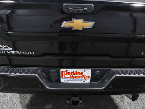 Used 2022 Chevrolet Silverado 2500 LTZ w/ Z71 Chrome Sport Edition AWD/4WD image 8