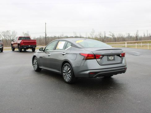 Used 2024 Nissan Altima 2.5 SV image 7