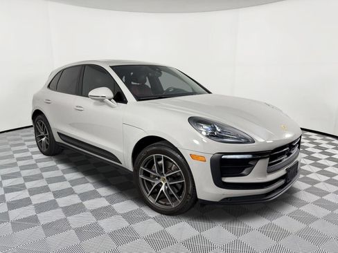 Certified 2023 Porsche Macan AWD/4WD image 7