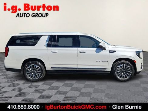 Used 2023 GMC Yukon XL Denali Ultimate AWD/4WD image 7