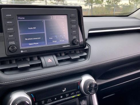 Used 2021 Toyota RAV4 XLE image 34