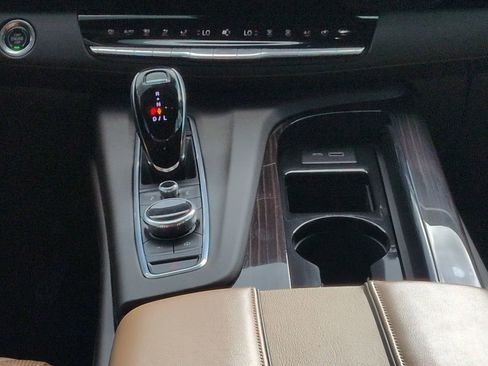 Used 2023 Cadillac Escalade Premium Luxury w/ LPO, Radiant Package AWD/4WD image 18