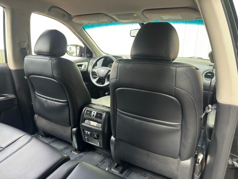Used 2019 Nissan Pathfinder SL AWD/4WD image 38
