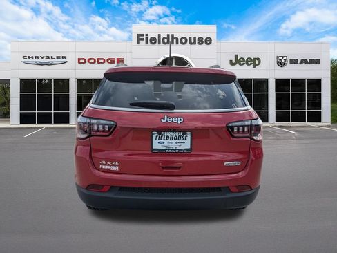 Used 2024 Jeep Compass Latitude AWD/4WD image 14