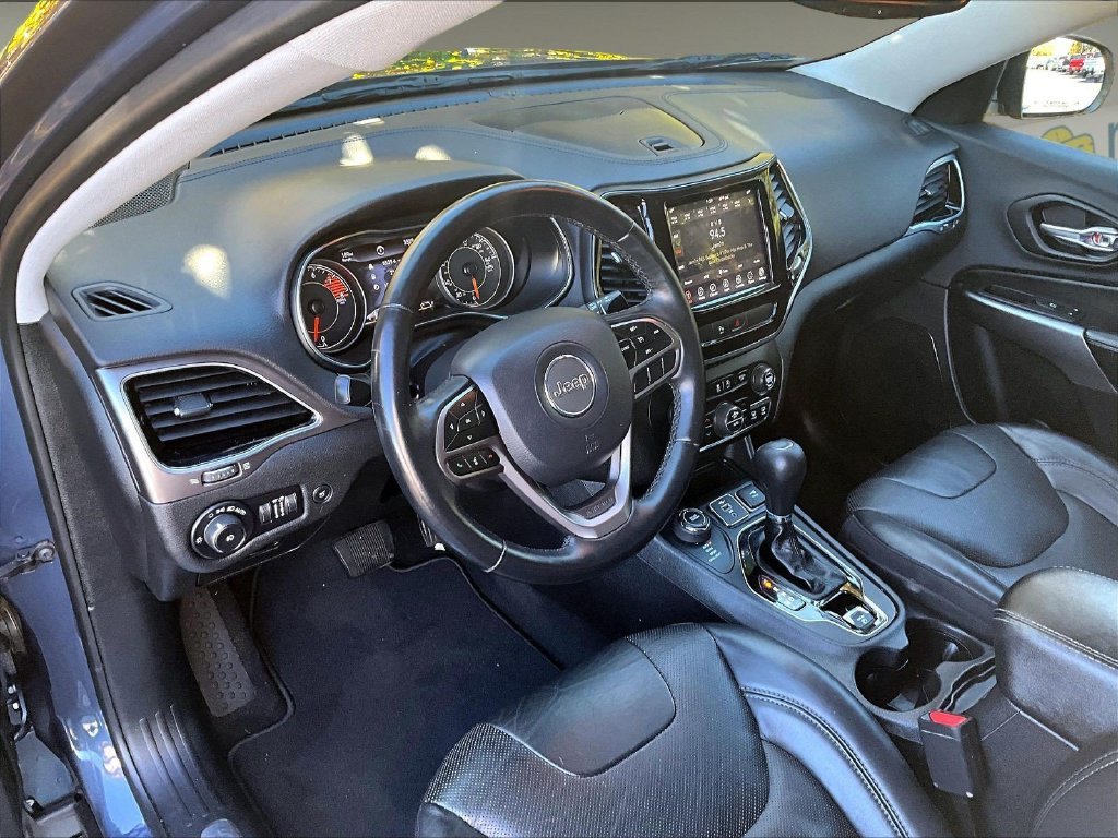 Used 2019 Jeep Cherokee Limited AWD/4WD image 8