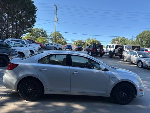 Used 2012 Suzuki Kizashi SE FWD image 7