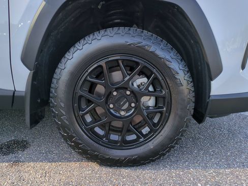 Used 2025 Toyota RAV4 XLE w/ Convenience Package FWD image 11