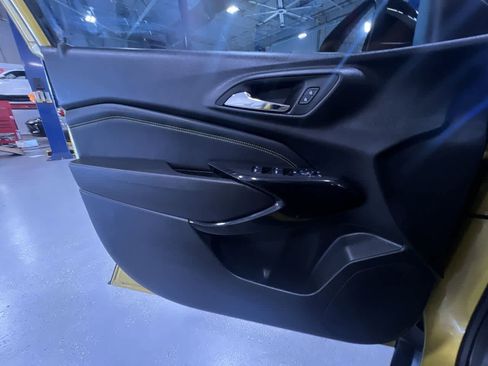 Used 2024 Chevrolet Trax ACTIV w/ Sunroof Package image 29