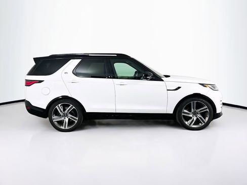 Used 2023 Land Rover Discovery Metropolitan Edition image 4