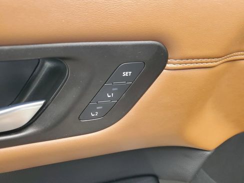 Certified 2025 Nissan Pathfinder Platinum FWD image 29