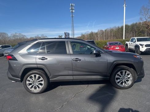 Used 2025 Toyota RAV4 XLE Premium image 5