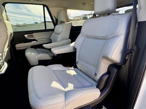 New 2025 Ford Expedition Max Platinum w/ Driver's Package image 17