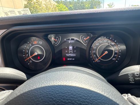 Used 2025 Jeep Wrangler Unlimited Sport AWD/4WD image 27