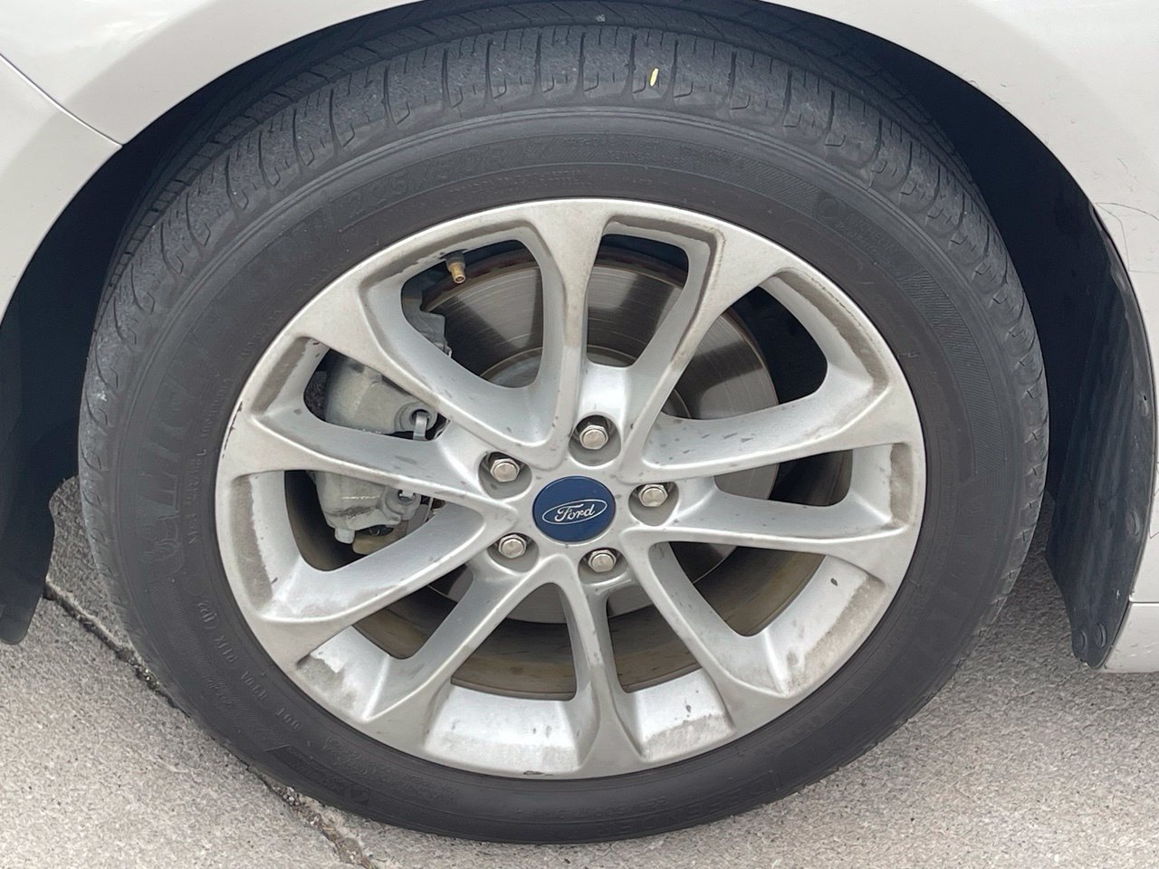 Used 2019 Ford Fusion SE FWD image 6