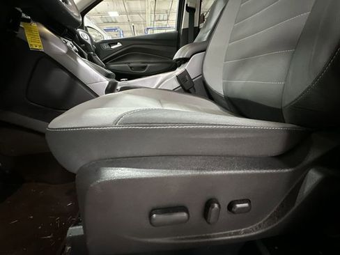 Used 2016 Ford Escape SE FWD image 18