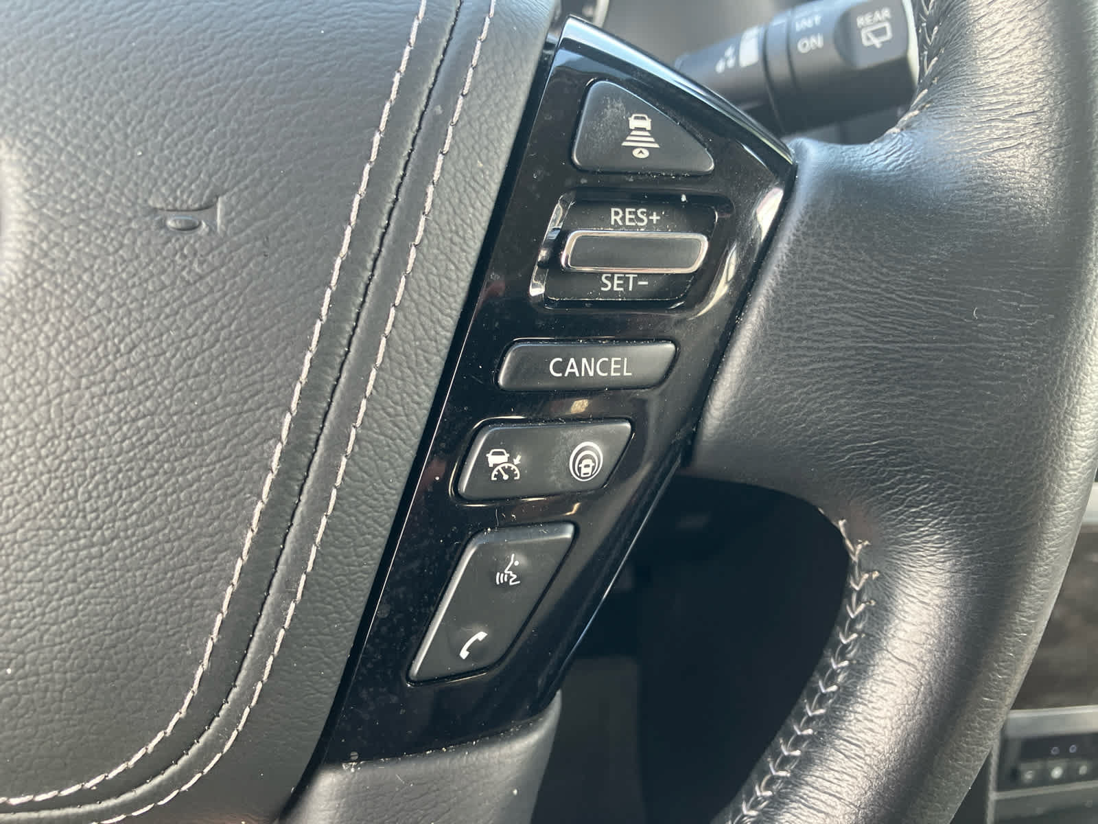 Used 2024 Nissan Armada Platinum w/ Captain's Chairs Package AWD/4WD image 18