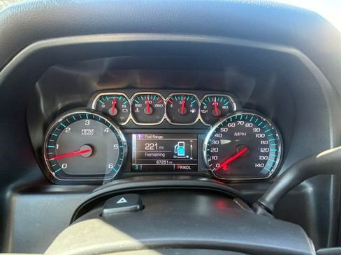 Used 2018 Chevrolet Silverado 1500 LT AWD/4WD image 13