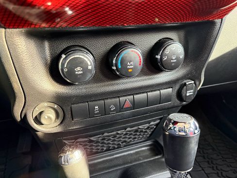 Used 2013 Jeep Wrangler Unlimited Sport image 19