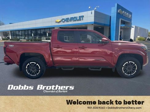 Used 2024 Toyota Tacoma TRD Sport AWD/4WD image 10