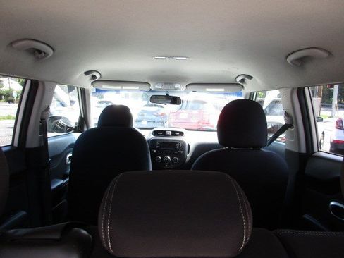 Used 2015 Kia Soul FWD image 28