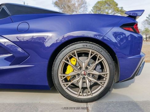 Used 2025 Chevrolet Corvette Stingray Premium Conv w/ Z51 Performance Package RWD image 5