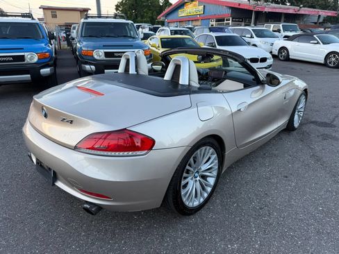 Used 2010 BMW Z4 sDrive35i w/ Premium Pkg RWD image 12