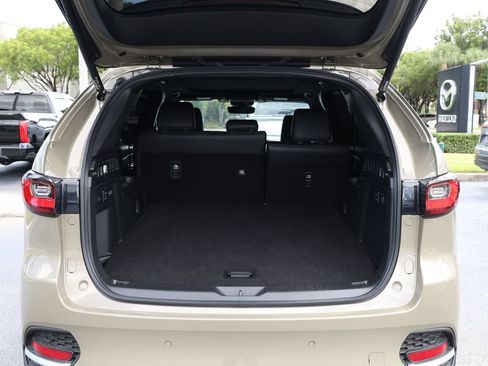 Certified 2025 MAZDA CX-70 Plug-In Hybrid w/ Premium Plus AWD/4WD image 8
